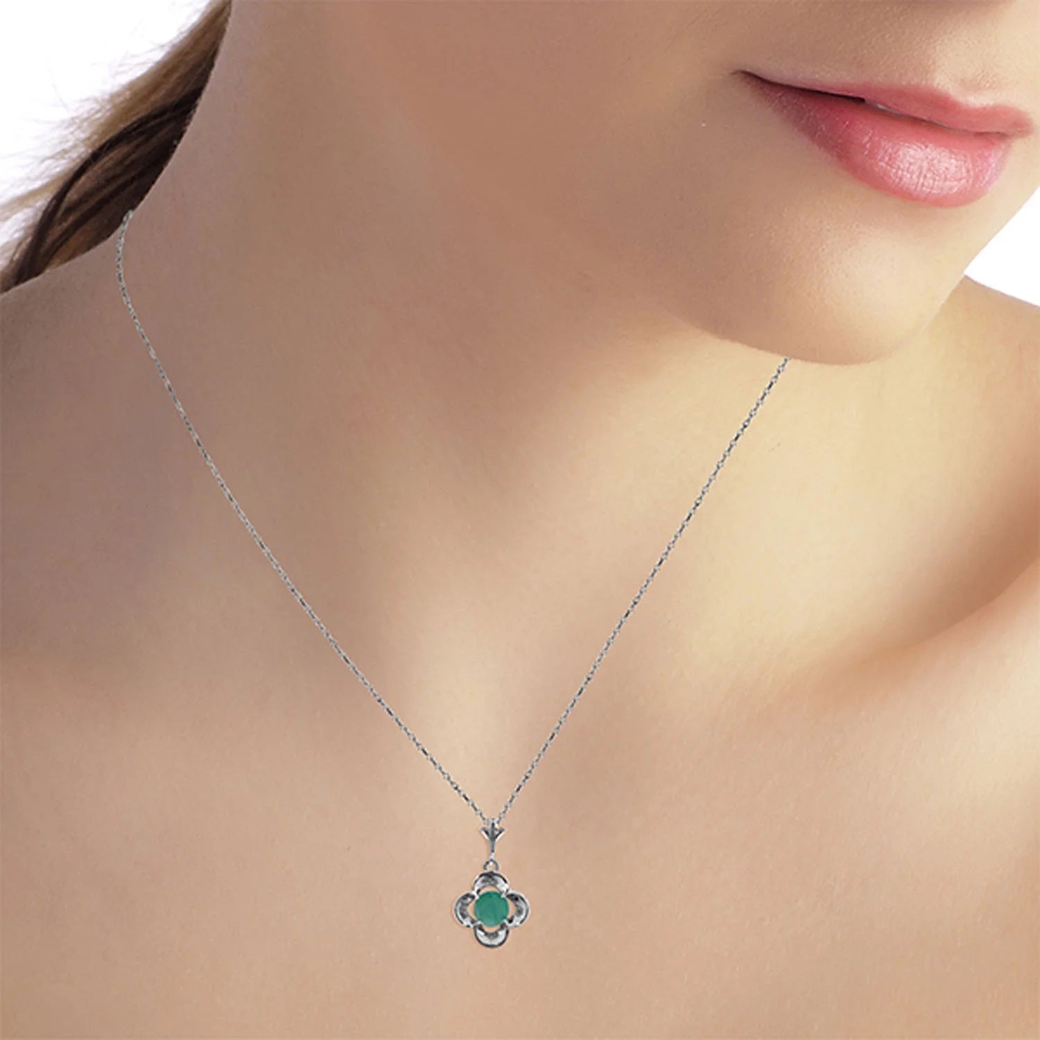 14k 18" White Gold Necklace with Emerald Bud H191