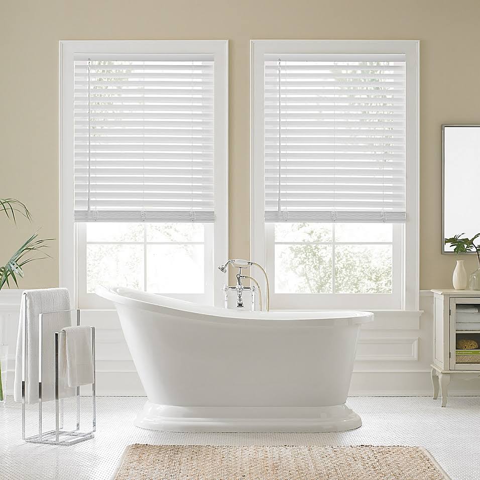 Faux Wood Cordless Shade in White O1943