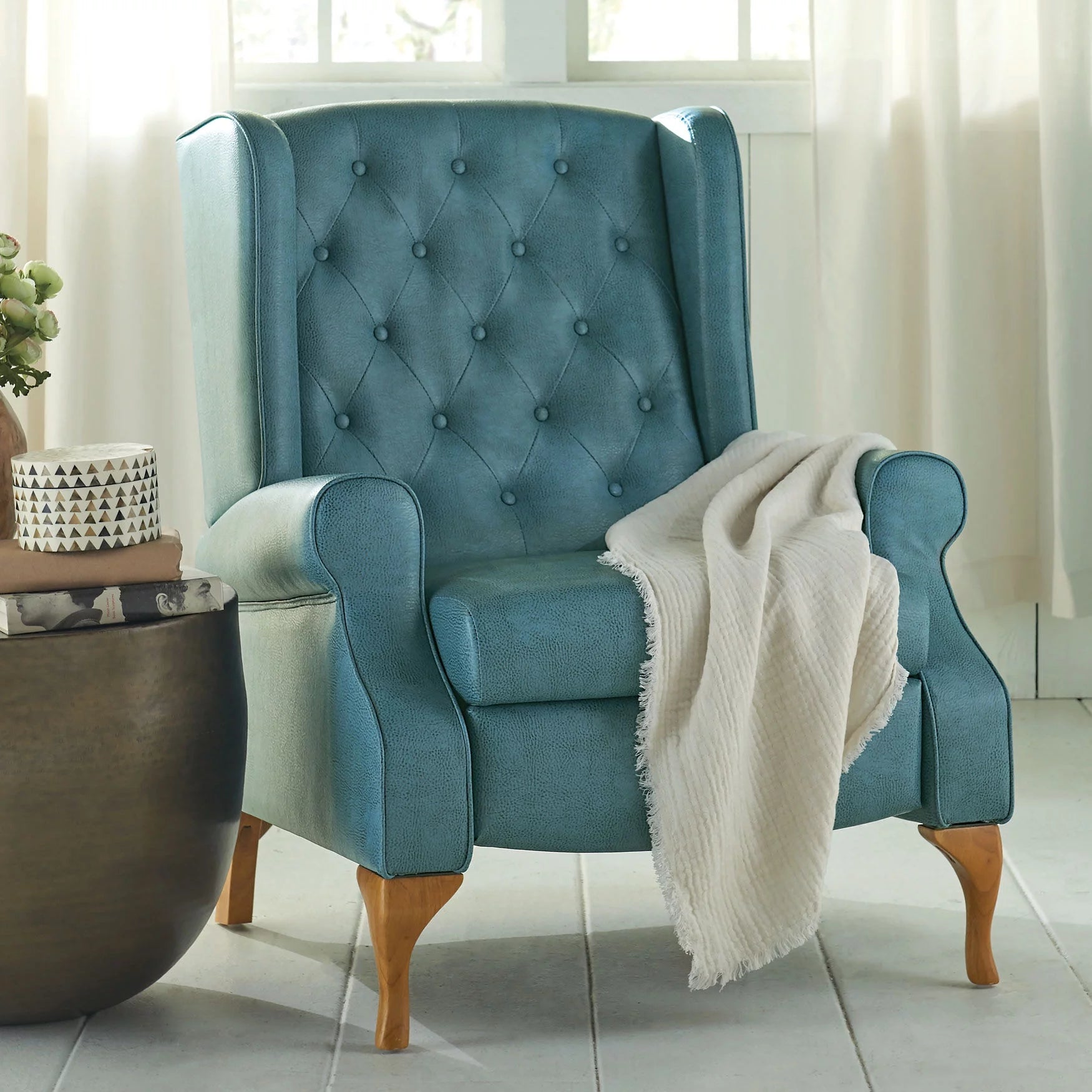 Queen Anne Style Tufted Wingback Recliner Chair F4766