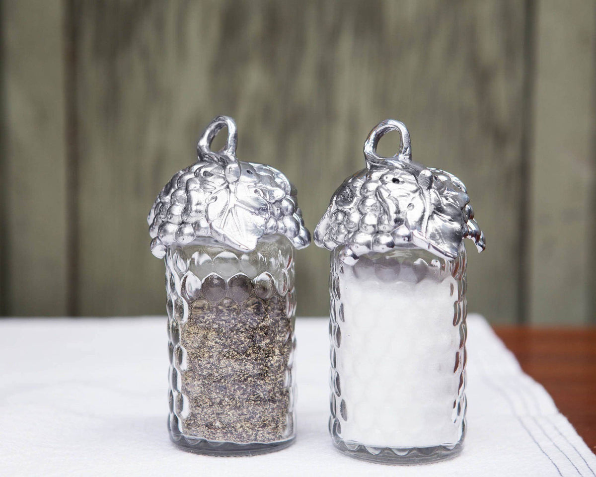 Grape Salt and Pepper Set E610