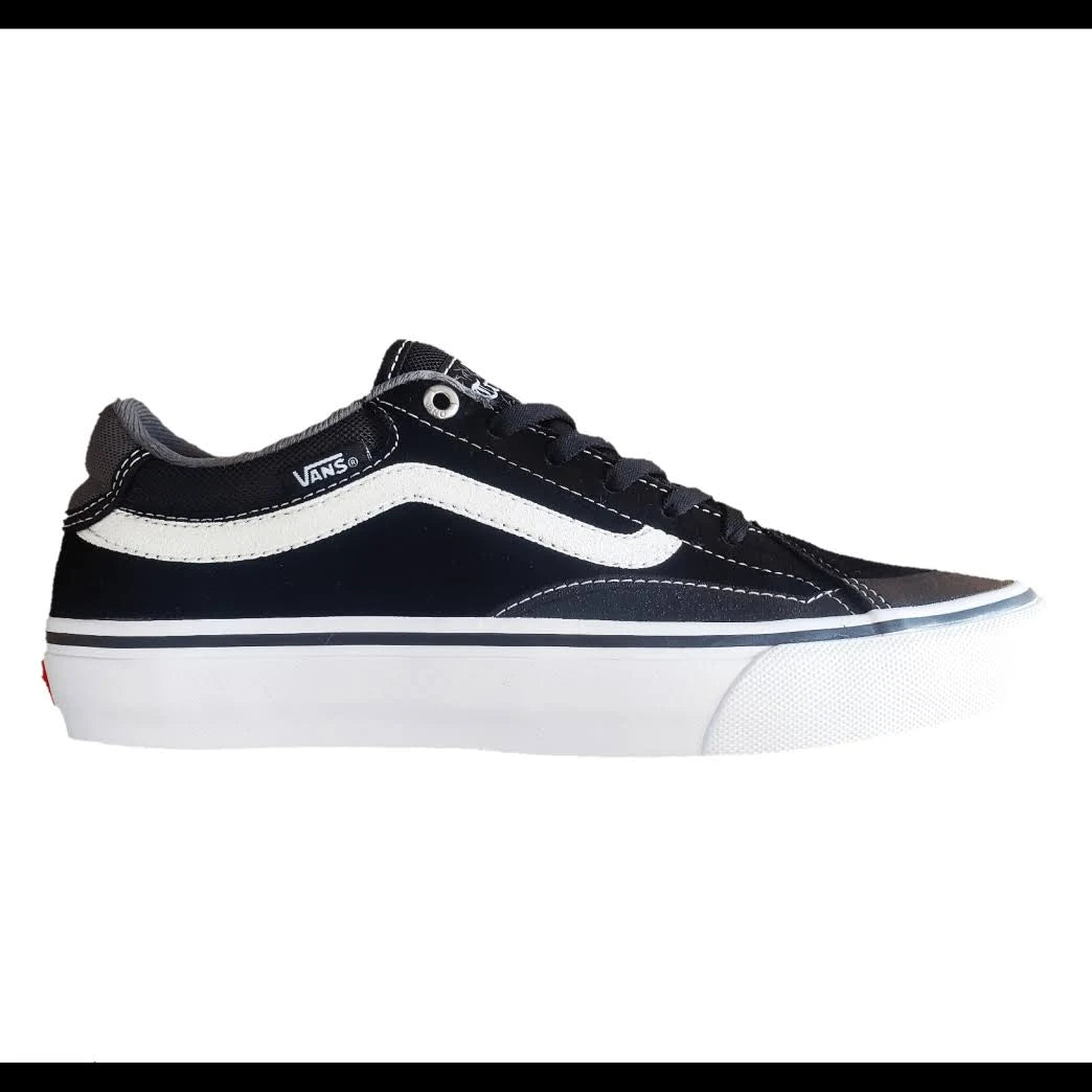 Black/White Advanced Skate Shoes B2812