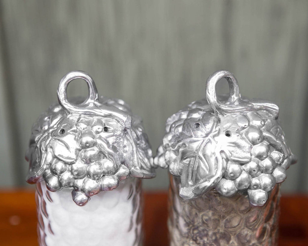Grape Salt and Pepper Set E610