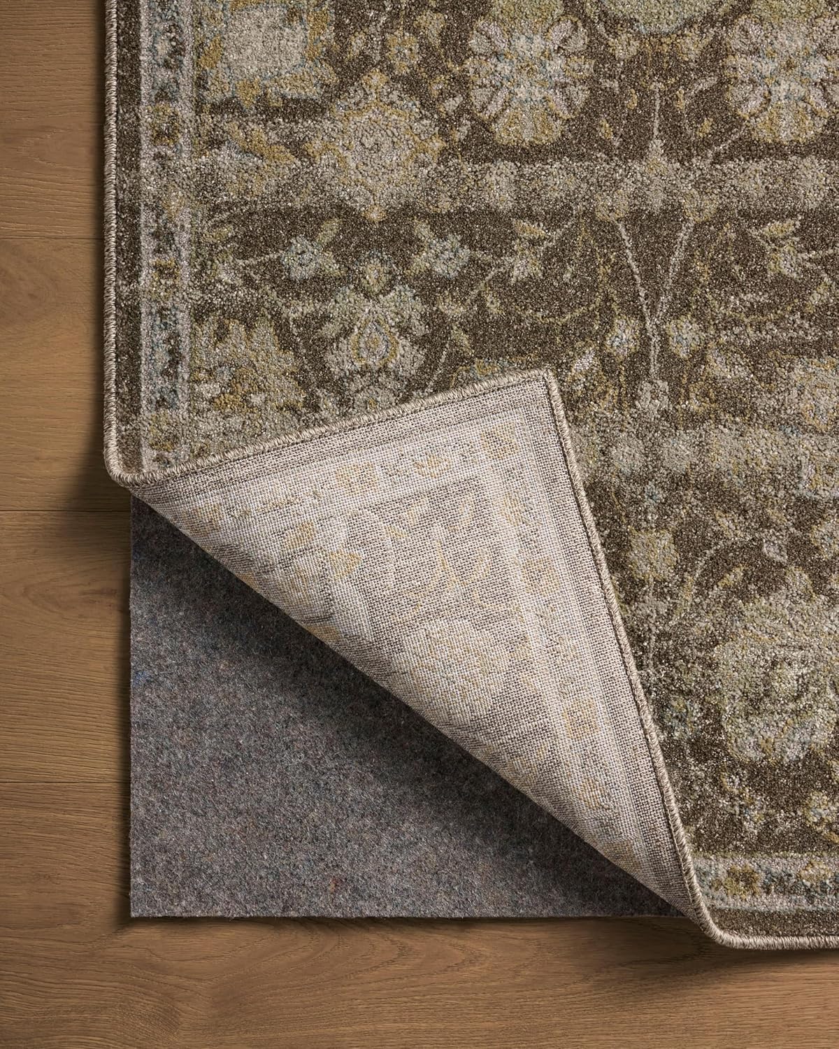 7'-6" x 7'-6" Round Area Rug T251