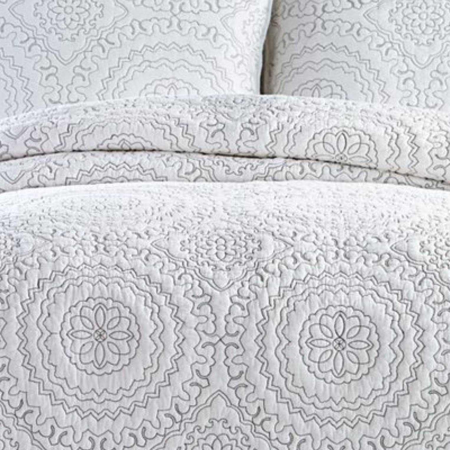 King Grey Medallion Coverlet W655